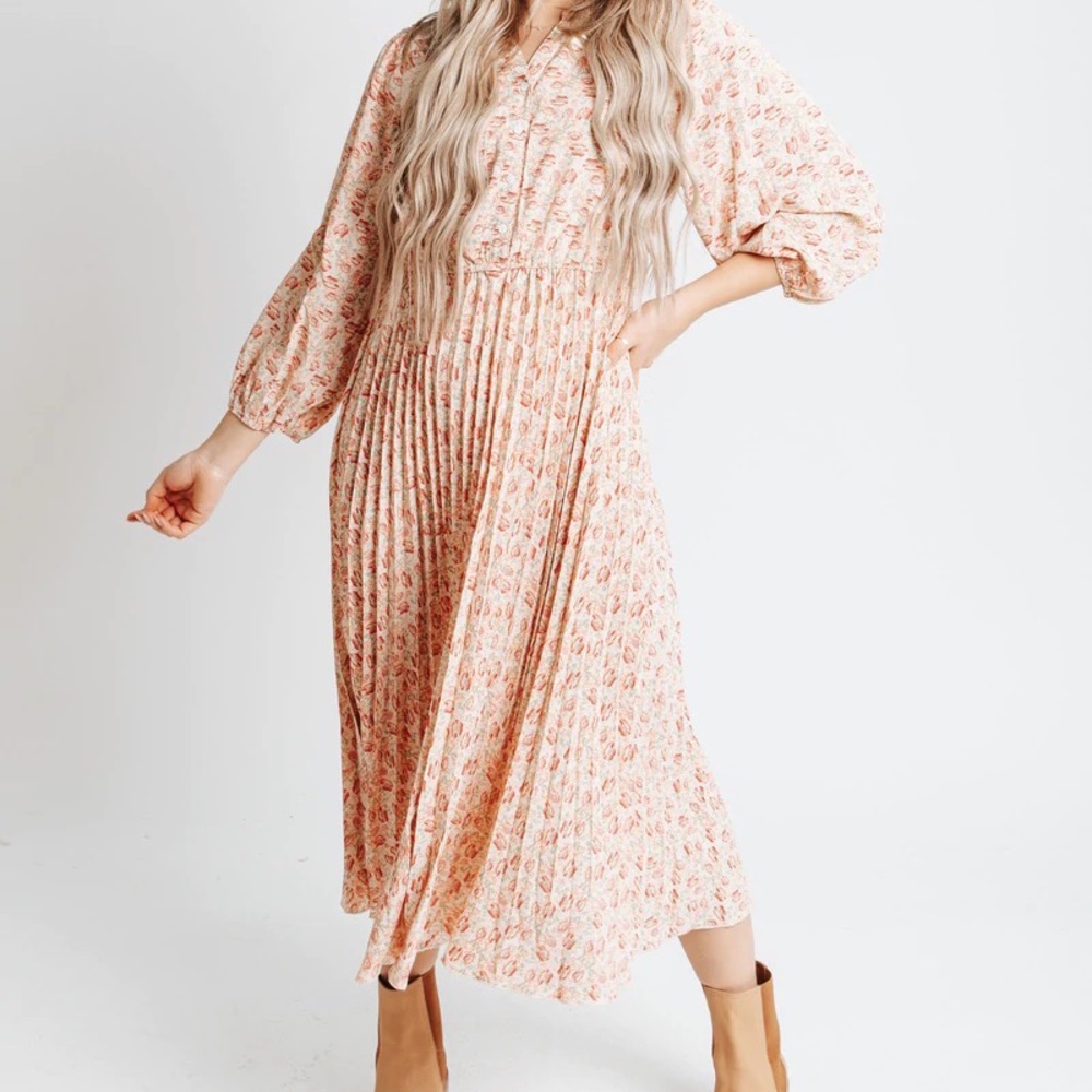 Brand new Piper and Scoot dress size large- Tiani Floral Contrast Dress in Cream